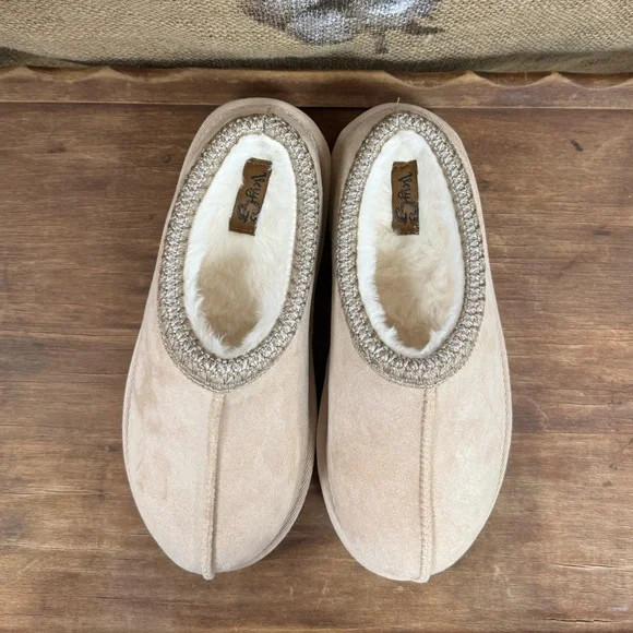 NIB, Very G, Sparks, Nude, Faux Fur Interior - Picture 4 of 8